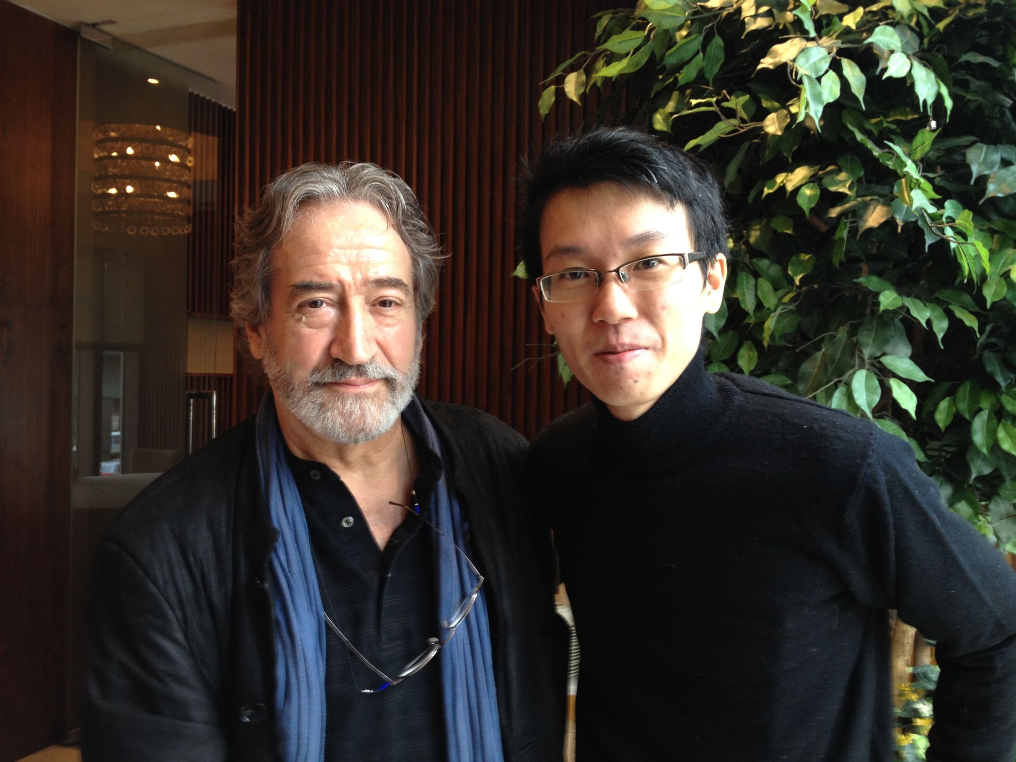 Jordi Savall and Dennis Wu, picture taken after an interview session with the gambist and a nice coffee (tea for Jordi)